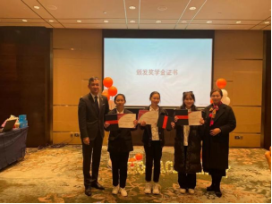 https://www.cqcet.edu.cn/__local/4/45/6E/EFF7AE71F70F8268F4F17240780_E237F75E_43DF1.png